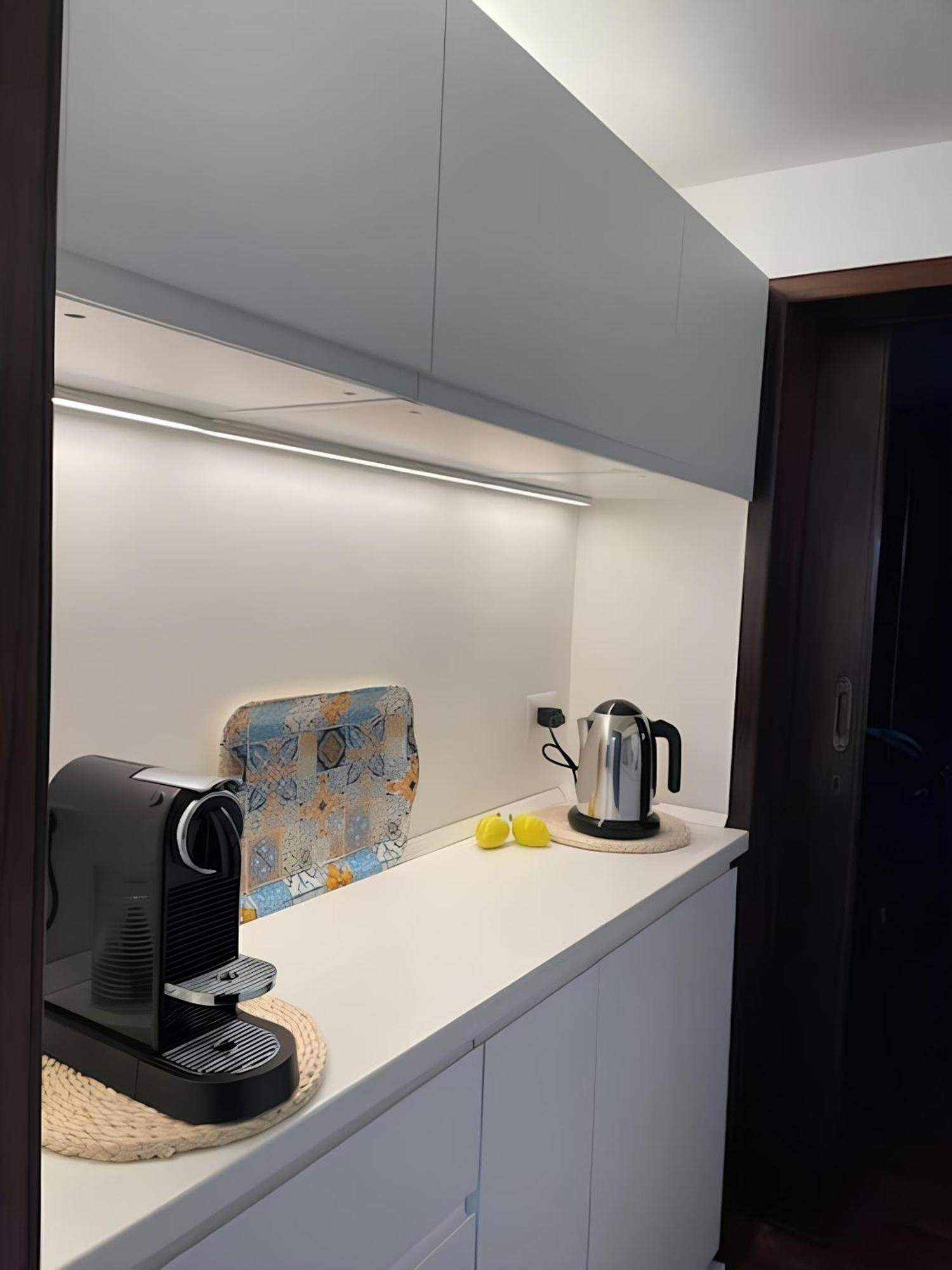 Mikka Studios: Luxury Apartment Bari Buitenkant foto